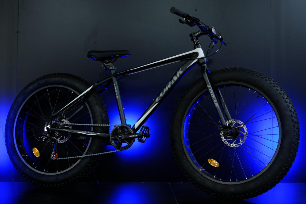 LORAK FAT Safe 26 Матовый Чёрный/Белый рама 21 (на рост 183-190)